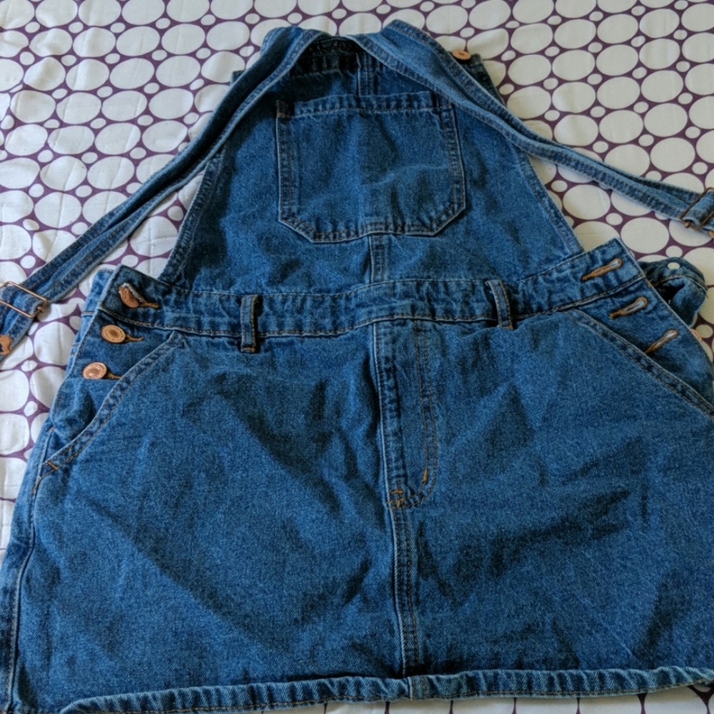 Overall skirt